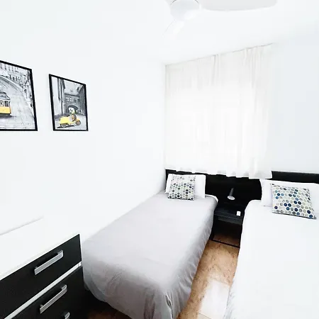 Cozy Near Playa Del Cura In Apartman Torrevieja